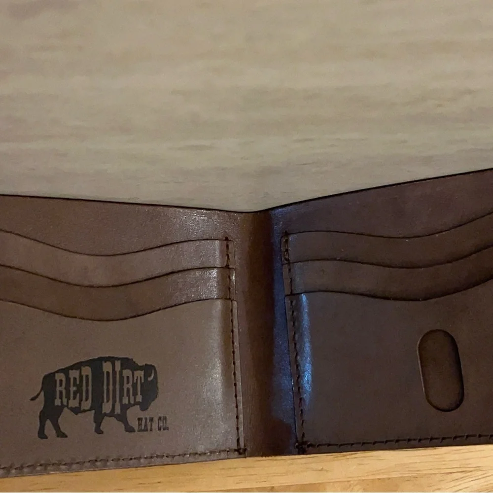 RED DIRT BIFOLD WALLET BISON PATTERN